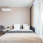 New With Balcony ブダペスト