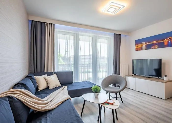 New With Balcony * 布达佩斯