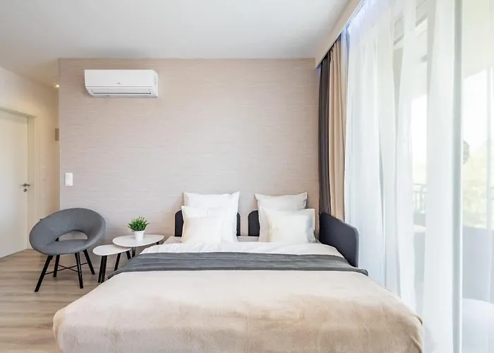 New With Balcony 布达佩斯