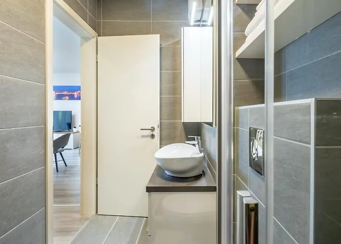 New With Balcony Appartement *